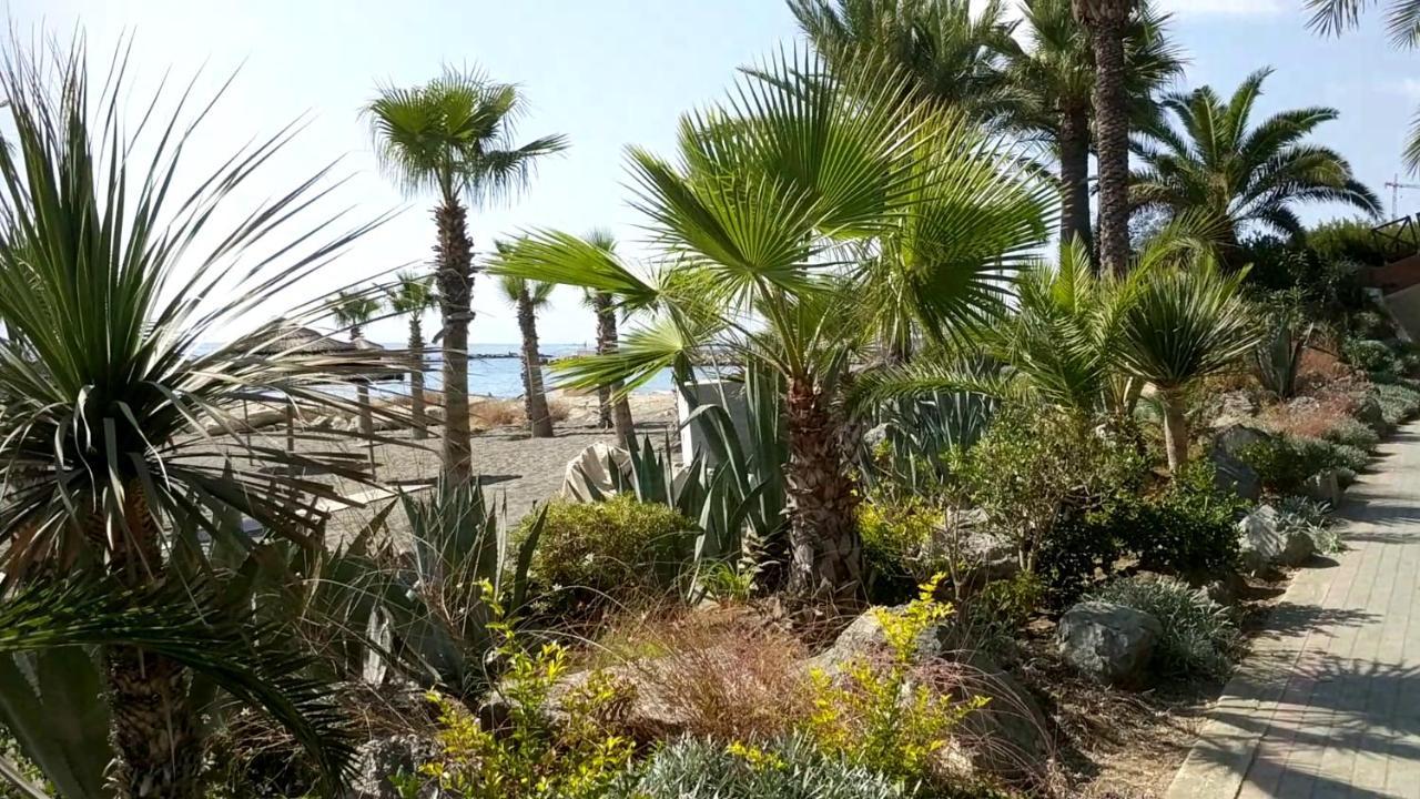 Fantastic 1 Bed Apartment By The Sea Opposite 4 Seasons Limassol Exterior photo